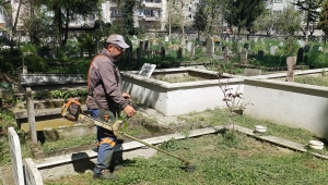 Sakarya Büyükşehir mezarlıkları bayrama hazırlıyor