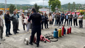 İtfaiye, öğretmenlere yangın eğitimi kursu veriyor