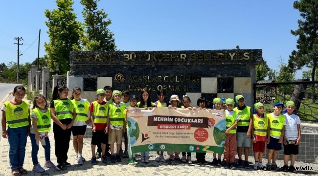 Depremi yaşayan minikler Sakarya’nın doğal güzelliklerine hayran kaldı