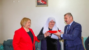 Artvin Valisi Ergün’ün ilk ziyareti şehit ailesi oldu