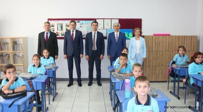 TKDK’DAN ÖĞRENCİLERE OKUL ÇANTASI HEDİYE EDİLDİ