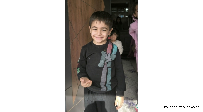 Büyükşehir’in kahraman itfaiyecileri minik Ahmet Kerem’i alevlerin arasından çıkardı