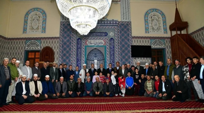 Şalpazarı’na İftara Gelen Vali Yıldırım teravih sonrası hemşerileriyle hasbihal etti