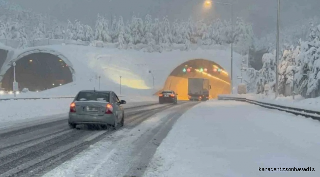 Bolu Dağı'nda zincirleme kaza: İstanbul yönü ulaşıma kapandı