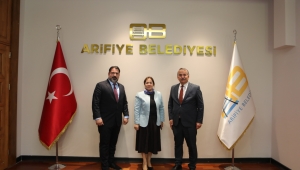 Aile ve Sosyal Hizmetler Bakan Yardımcısı Arifiye Belediyesini ziyaret etti.