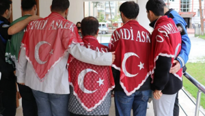 Amasya'da temsili askerlik öncesi engelli gençlere kına yakıldı