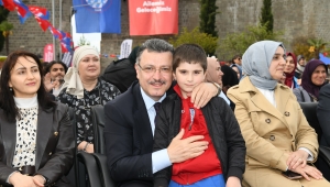BAŞKAN GENÇ: EN BÜYÜK GÜCÜMÜZ AİLE YAPIMIZDIR