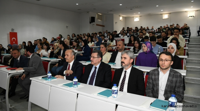 BAŞKAN GENÇ: KENDİNİZİ GELECEĞE DONANIMLI HAZIRLAYIN