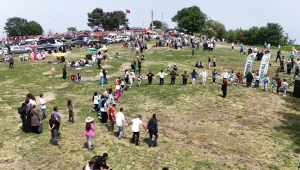 Ferizli'de Geleneksel Bakırlı Uçurtma Şenliği Coşkuyla Gerçekleşti