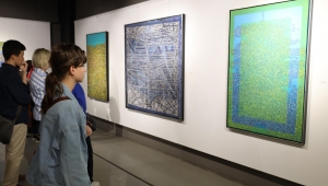 Ressam Devrim Erbil’in ‘Yatay Derinlik’ sergisi OSM’de kapılarını açtı