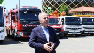 RİZE BELEDİYESİ 24 YENİ MAKİNE ve ARACI DAHA BÜNYESİNE KATTI