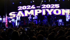 ŞAMPİYON TAKIM VE EREĞLİ HALKI, KIRAÇ KONSERİYLE COŞTU