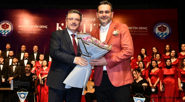 TÜRK MÜZİĞİ ŞÖLENİ SANATSEVERLERİ BÜYÜLEDİ