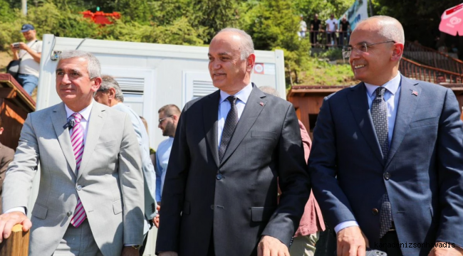 Akçakoca Ceneviz Kale Plajı'na Mavi Bayrak çekildi