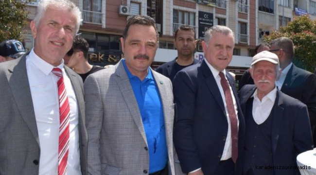 Bakan Bak ve Başkan Basa memleketleri Rize Pazar'da bayramlaşma törenine katıldı