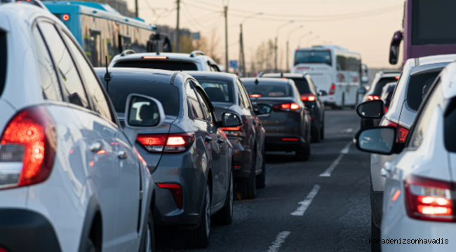 Bayram tatili trafiği başladı