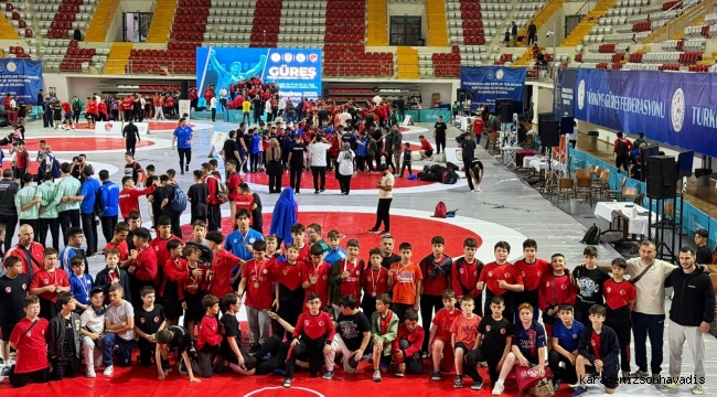 ÇAYKURSPOR’LU MİNİK GÜREŞCİLER SİVAS’TAN 9 MADAYLA İLE DÖNDÜ