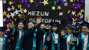 Çocuk Üniversitesi'nde mezuniyet coşkusu