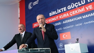 Cumhurbaşkanı Erdoğan: Hükümet olarak en kısa sürede asrın felaketinin açtığı yaraları sarmanın derdindeyiz