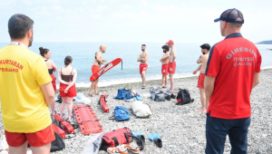 Giresun plajları cankurtaran ekipleriyle güvende