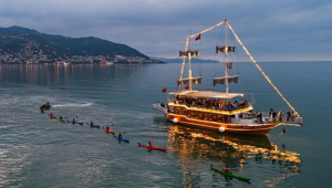 Karadeniz kanolarla renklendi