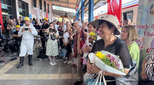 Turistik Karaelmas Ekspresi, ilk seferine Ankara'dan uğurlandı