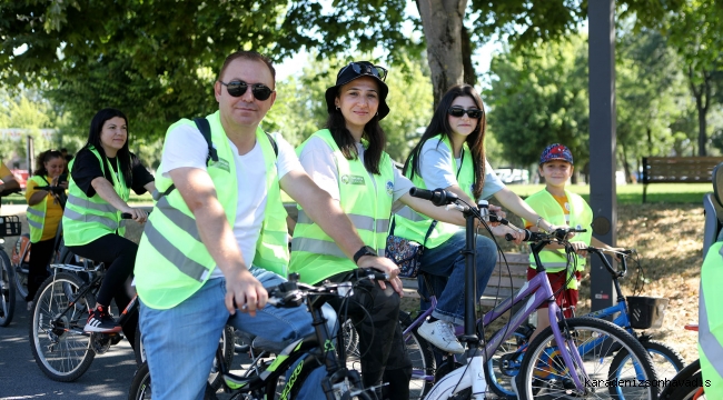 Aileler birlikte pedal çevirdi: Aziz Duran Parkı’nda bisiklet turu