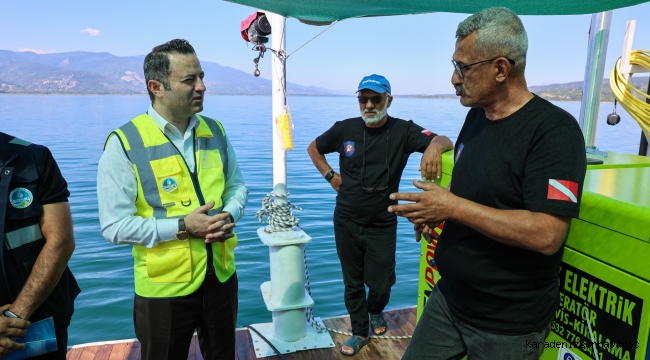 Gölün 25 metre derinindeki su alma hatları dalgıçlar ile temizleniyor