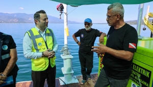 Gölün 25 metre derinindeki su alma hatları dalgıçlar ile temizleniyor