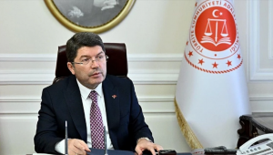 Hukuk fakültelerine ilk 100 binden öğrenci alınacak