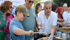 Kdz. Ereğli Belediyesi, Binlerce Aşure Dağıttı