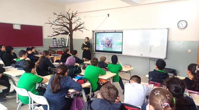 “Okulda Diyabet Programı” kapsamında diyabet ve sağlıklı beslenme eğitimleri verildi