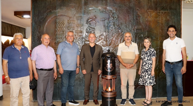 TOSYALI İŞ İNSANLARI VE SİYASETÇİLERDEN DEMİR’E ZİYARET