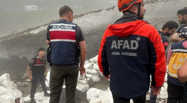 Yaylada fotoğraf çekerken kar altında kaldı, hayatını kaybetti