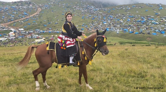 Ağasarın atlı kızı Berna
