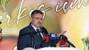 BAŞKAN GENÇ’E FINDIKTA VERİM VE KALİTEYE KATKI ÖDÜLÜ