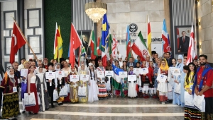 Başkan Genç,Uluslararası Horon Festivali'nde dünyaya mesaj verdi: “Müzik susmasın, silahlar sussun”