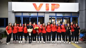 DÜNYA ÜÇÜNCÜSÜ BEYZA NUR AKKUŞ’A COŞKULU KARŞILAMA