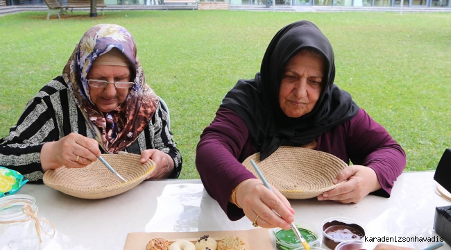 Özel bireyler ve anneleri hobi atölyelerinde el ele
