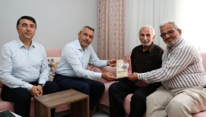 RİZE VALİSİ BAYDAŞ'TAN ŞAİR EFENDİOĞLU'NA ZİYARET