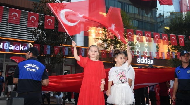 TRABZON'DA MUHTEŞEM ZAFER GECESİ YÜRÜYÜŞÜ