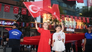 TRABZON'DA MUHTEŞEM ZAFER GECESİ YÜRÜYÜŞÜ