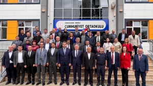 Cumhuriyet Ortaokulu törenle açıldı…