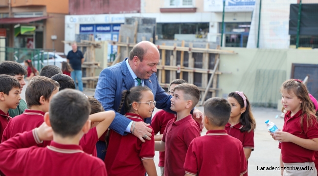 Ferizli'de İlk Ders Zili 4 Bin 298 Öğrenci İçin Çaldı