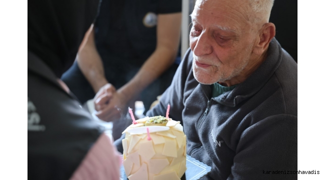 Kartepe Belediyesi'nden Anlamlı Doğum Günü Sürprizi