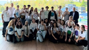 Misafir gençler Sakarya'da 'yeşil gelecek' için pedal çevirdi