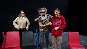 ŞEHİR TİYATROSU YENİ OYUNCULARINI ARIYOR