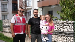 TEMİZLİK EKİPLERİNDEN MİNİK MELİSA’YA JEST