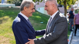 Ticaret Bakanı Bolat, Büyükşehir Belediyesi’ni ziyaret etti