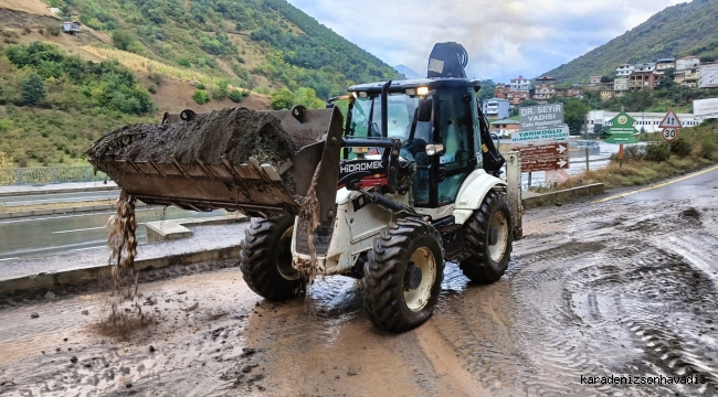TRABZON BÜYÜKŞEHİR BELEDİYESİ’NDEN HEYELANLARA ANINDA MÜDAHALE